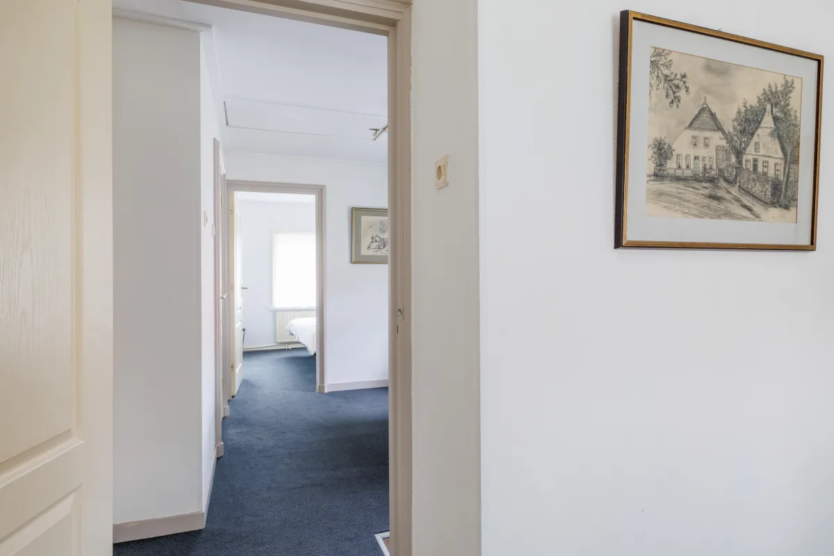doorkijkje naar keuken en slaapkamer