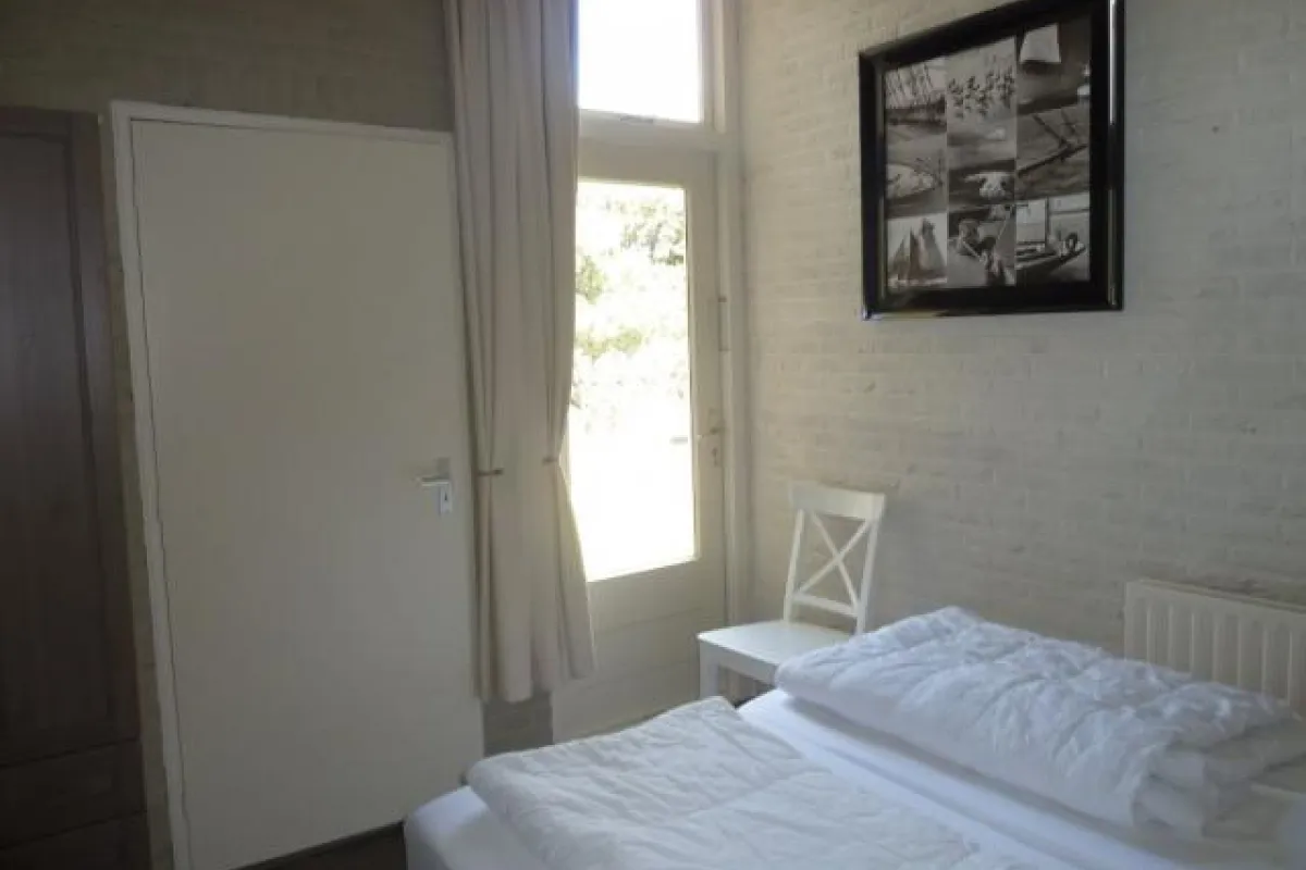 buitendeur in slaapkamer