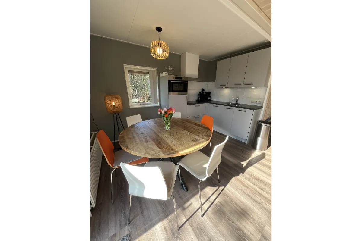 Keuken en eettafel 