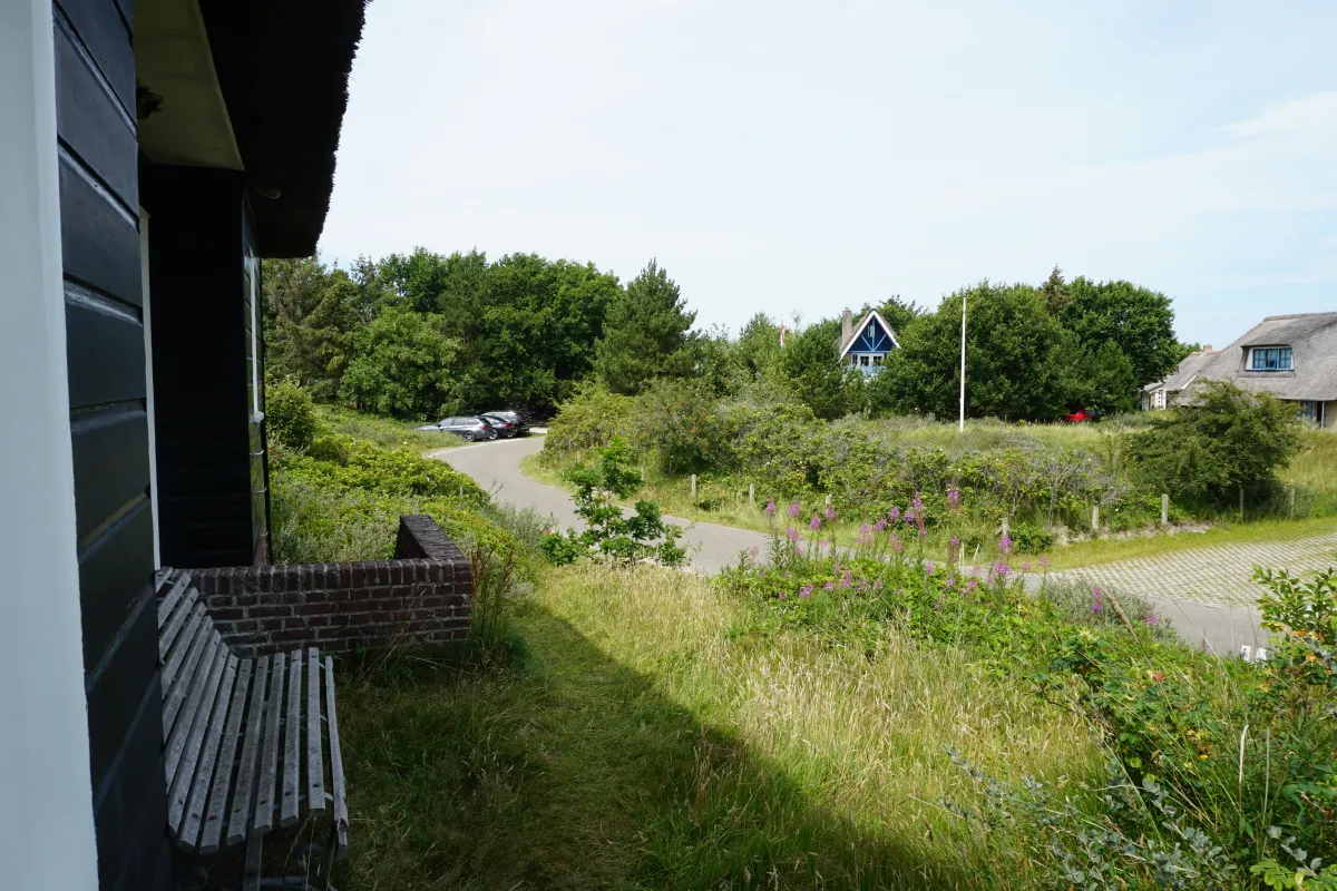 Voortuin met Bosrand