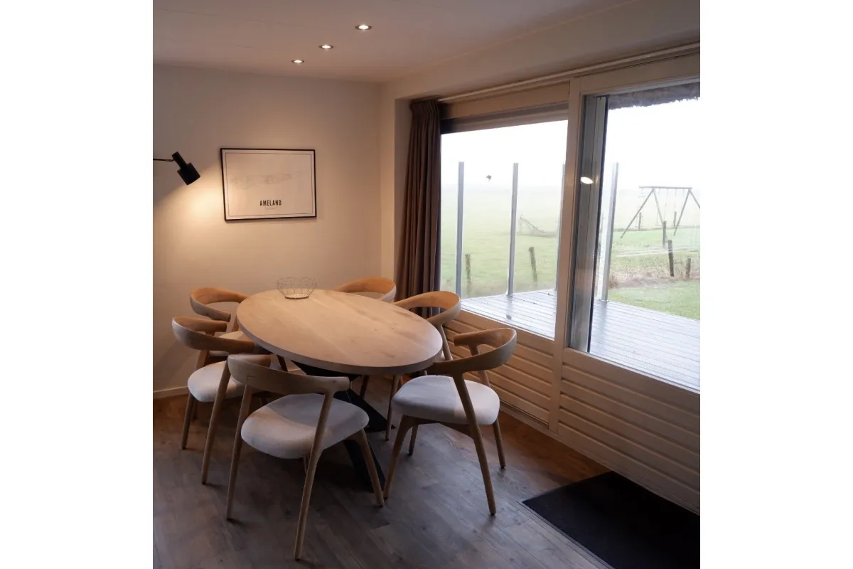 Gezellige eettafel voor 6 personen