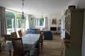 Donna Antonia, Kamer met eettafel