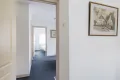 doorkijkje naar keuken en slaapkamer